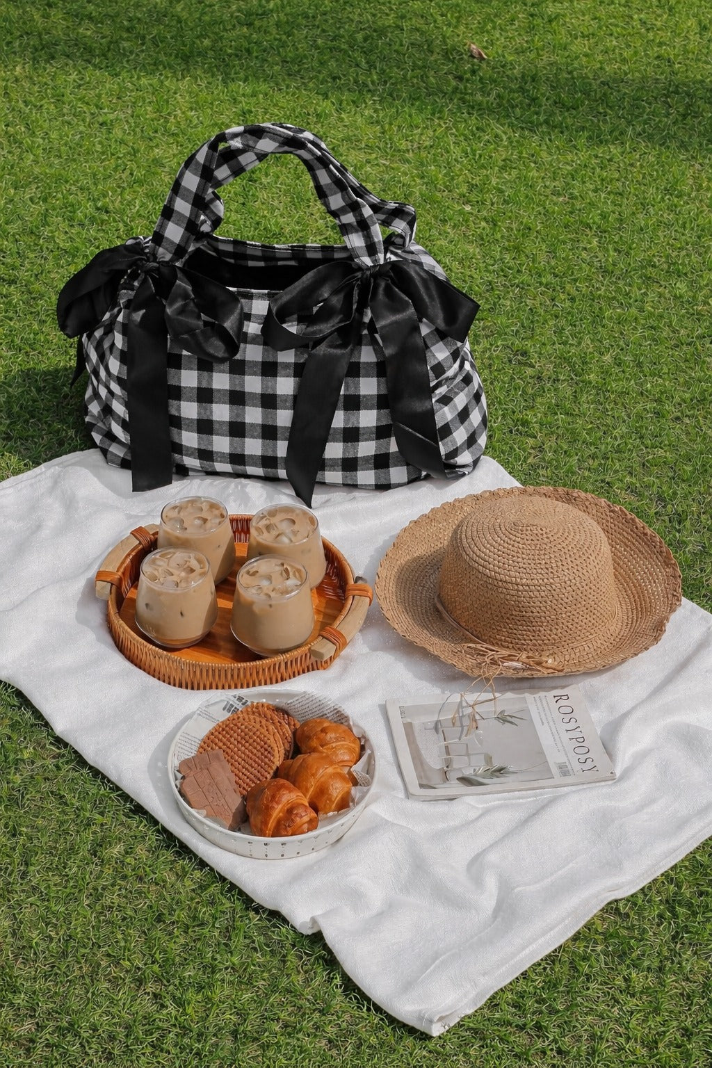 Picnically Yours Picnic basket bag